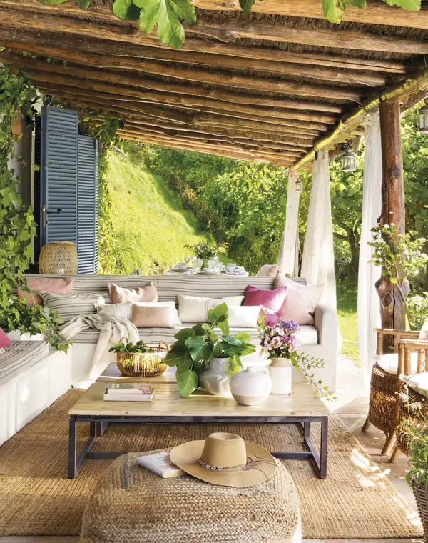 Una experta en jardinería descubre por error el método innovador para que las plantas prosperen fácilmente: "Nunca más tendré un jardín sin ellas"