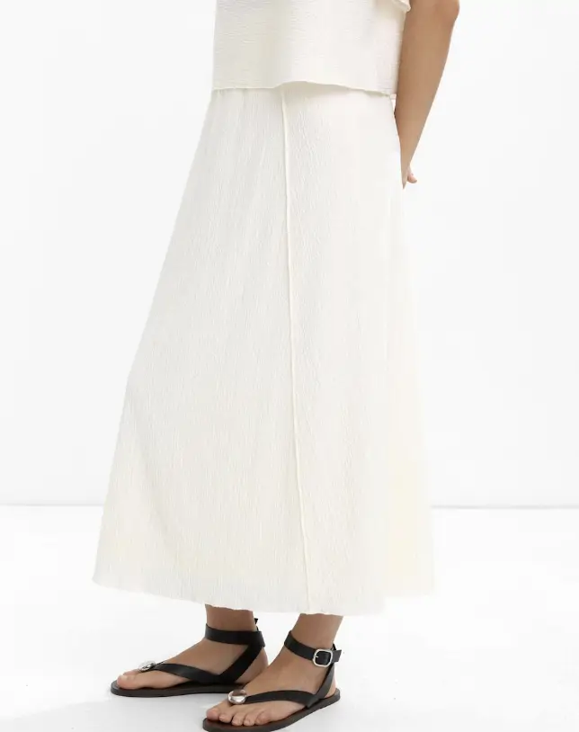 Falda midi evasé con textura