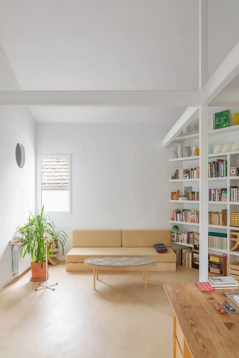Un salón que inspira calma y funcionalidad