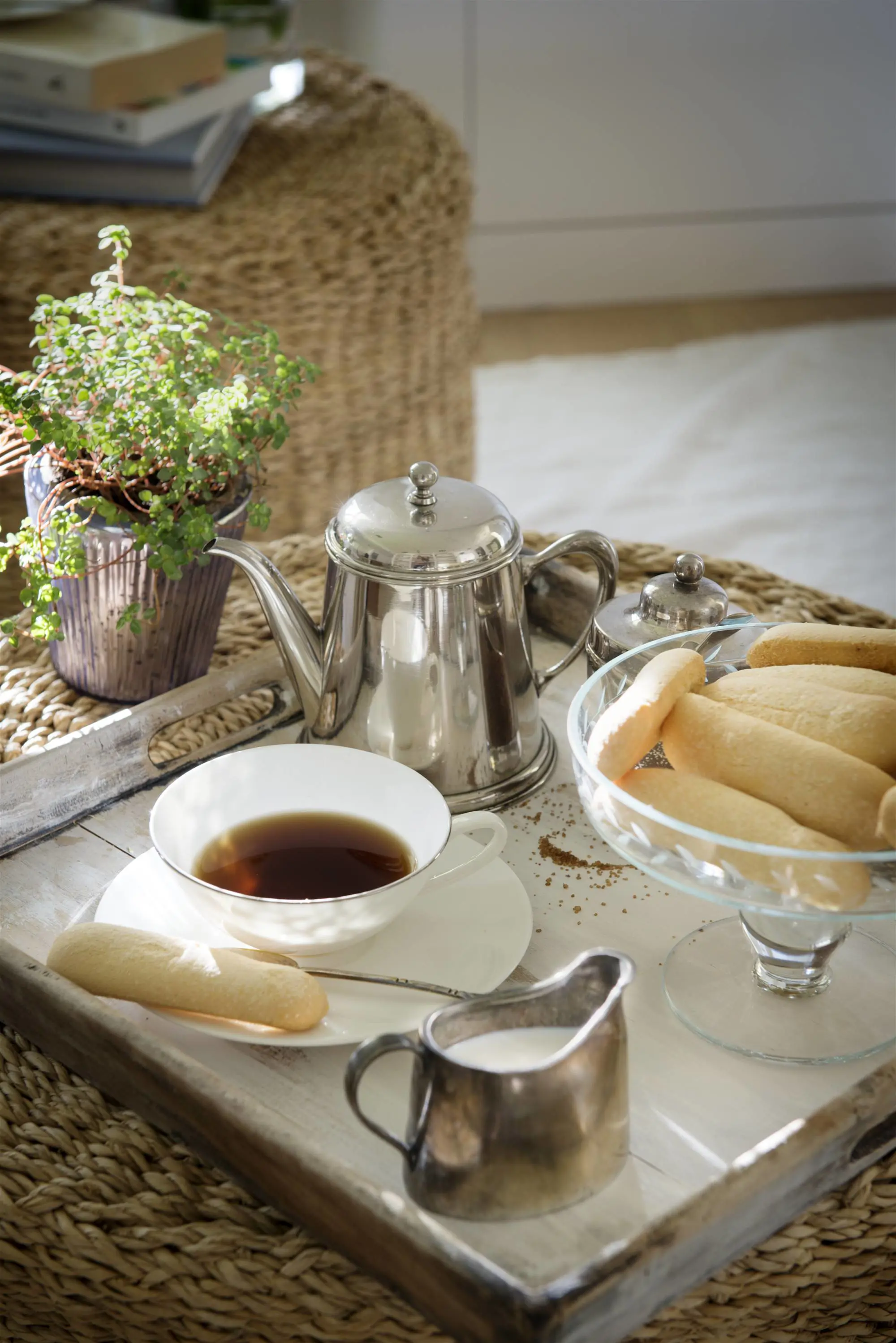 Una bandeja con infusiones o café, siempre a mano
