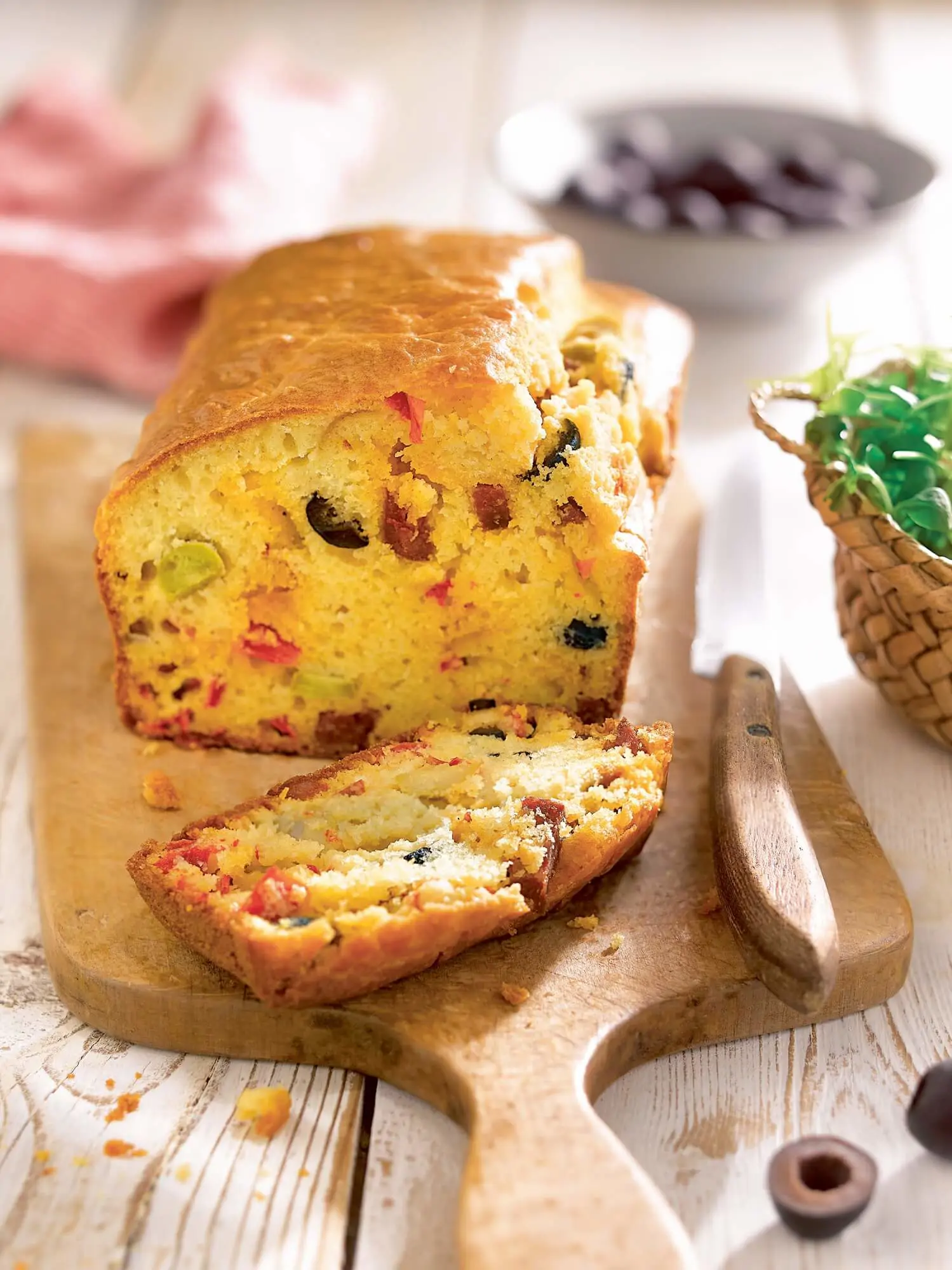 pan casero pan de chorizo y aceitunas