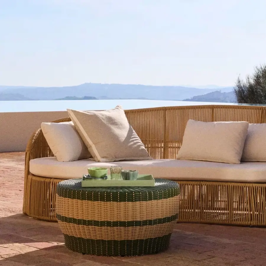 Terraza con muebles Maisons du Monde