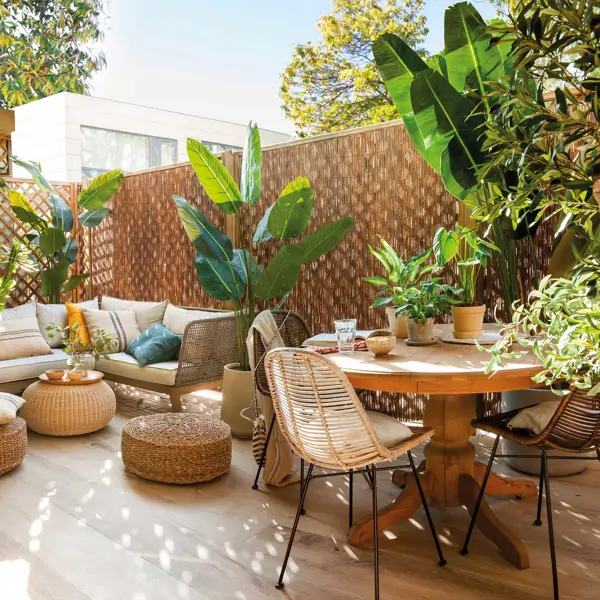Ana Utrilla, interiorista, y sus 5 ideas MUY FÁCILES para dar personalidad a tu balcón, terraza o patio: "No es necesario que llenes todo de muebles" 