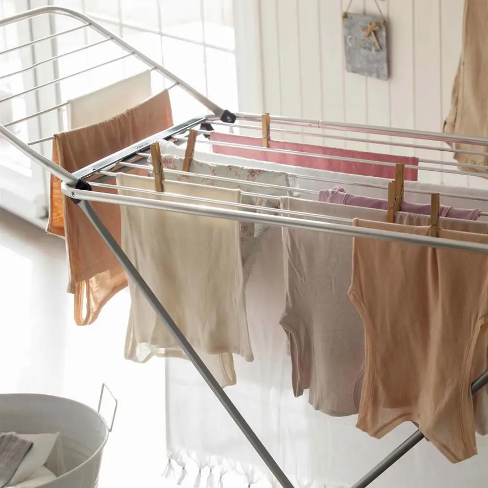 Cómo quitar las marcas de las pinzas de tender de la ropa