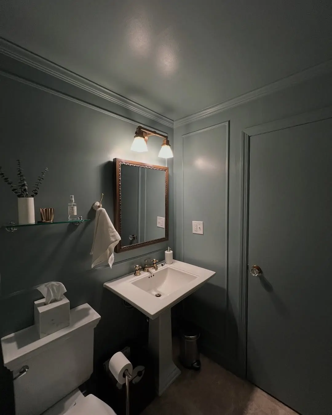 Después: un baño reformado, con su encanto original y detalles contemporáneos