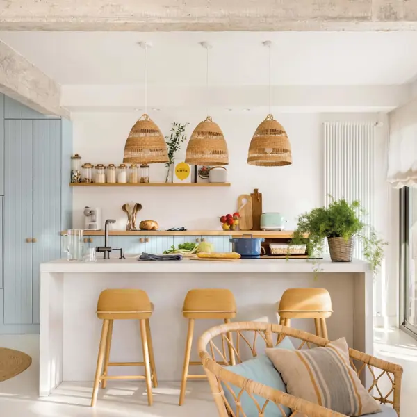 Kate Fuller: "Como diseñadora de interiores, no recomiendo poner estanterías en la cocina, sobre todo para los maniáticos de la limpieza"