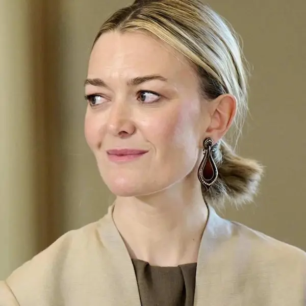 Ni tirantes ni volantes: hoy han llegado a Zara las 5 blusas holgadas en tendencia que Marta Ortega soñaba para este verano (desde 9,99 euros)
