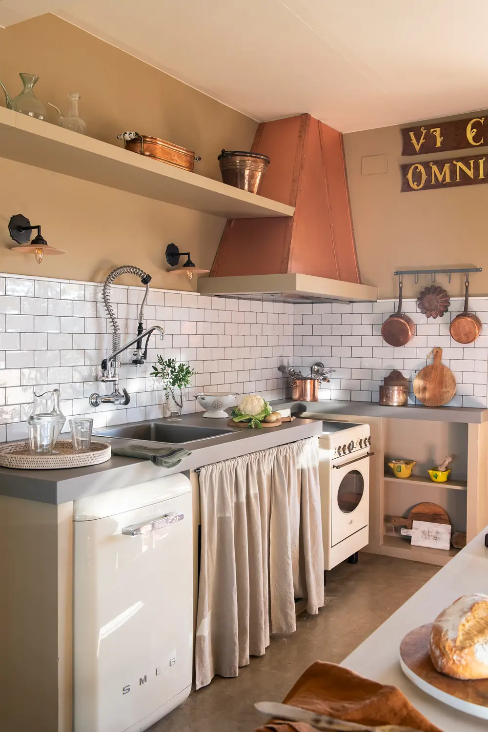 cocina de estilo rustico de casa de pueblo