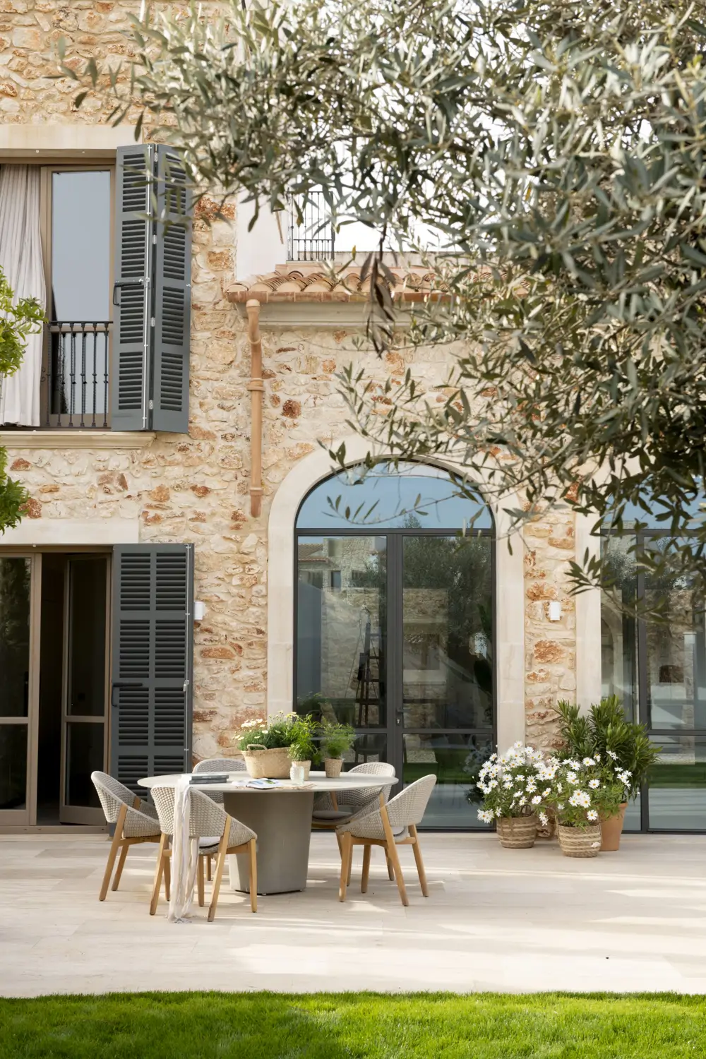 Comedor exterior de Sa Buguenvil·lea 