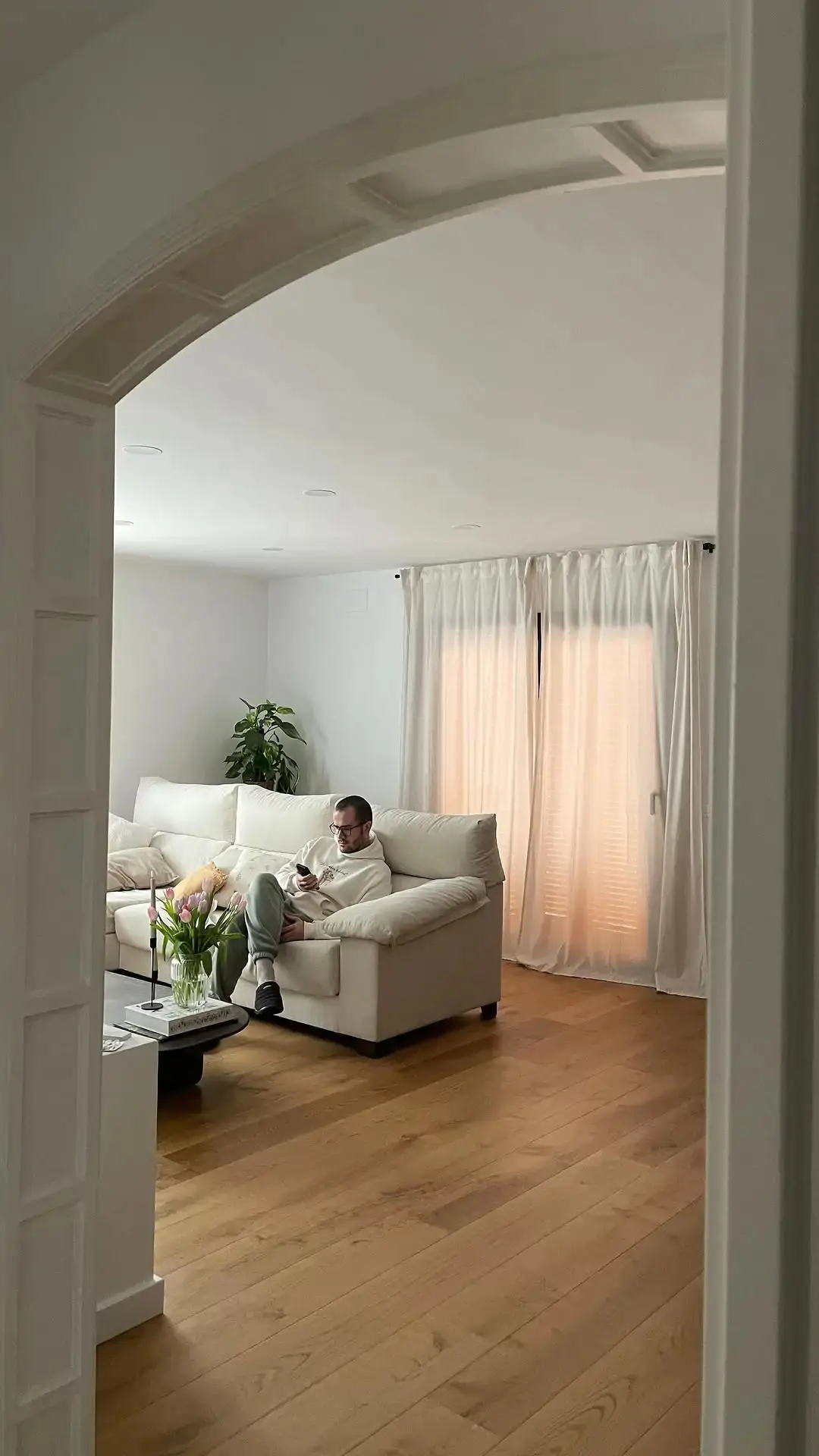 Una joven pareja de Girona transforma una casa en ruinas en el hogar de ...