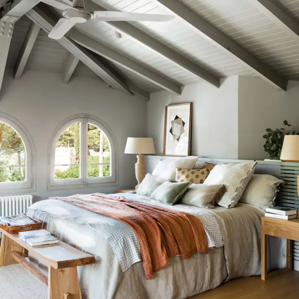 Mar&iacute;a Jos&eacute; G&oacute;mez, interiorista, sobre los colores de pintura que los expertos no quieren ni ver en tu casa en 2026: "Los blancos m&aacute;s puros y ciertos grises resultan impersonales"