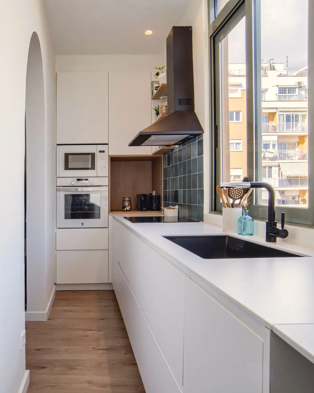 Aina y Ari Ardévol, arquitectas: "En una casa de 23 m2, apostar por ...