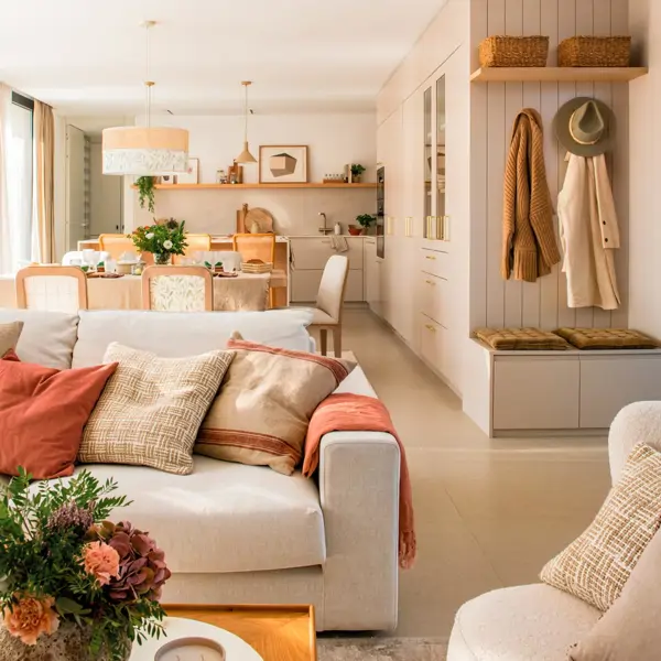 Marie Kondo: "En 2026, saluda siempre al entrar a tu casa y dile buenas noches al dormir. Estarás más conectada con ella"