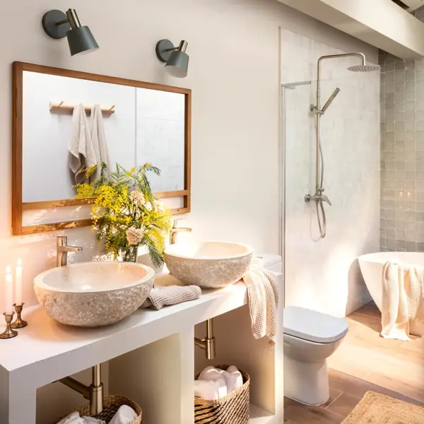 Mar&iacute;a Fern&aacute;ndez, experta en limpieza: "Pon el jab&oacute;n en recipientes todos iguales, sin colores chillones, y tendr&aacute;s un ba&ntilde;o m&aacute;s ordenado"