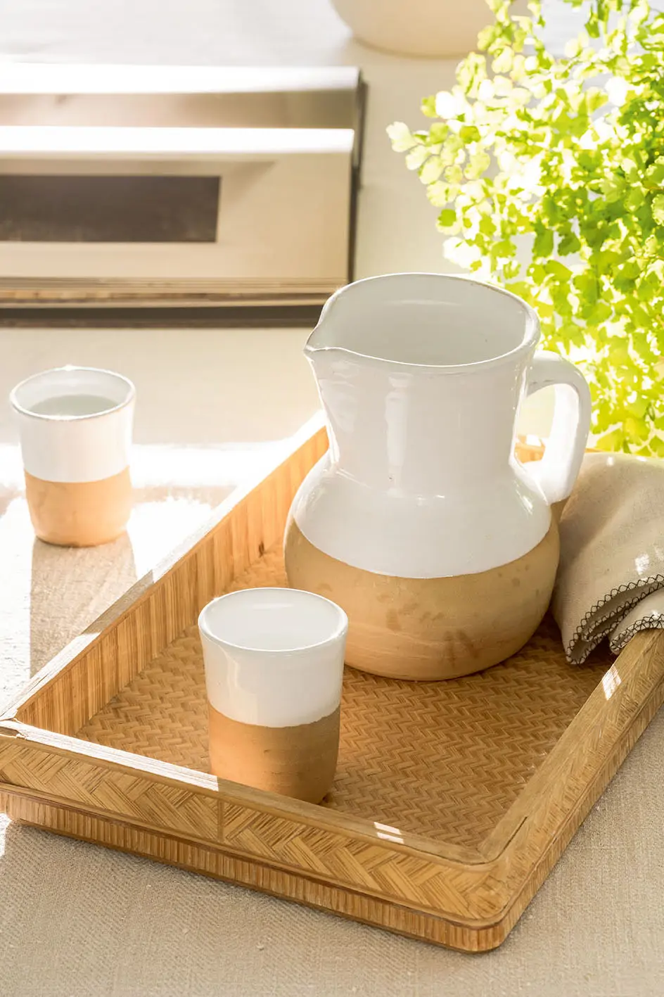 Jug glasses centerpiece